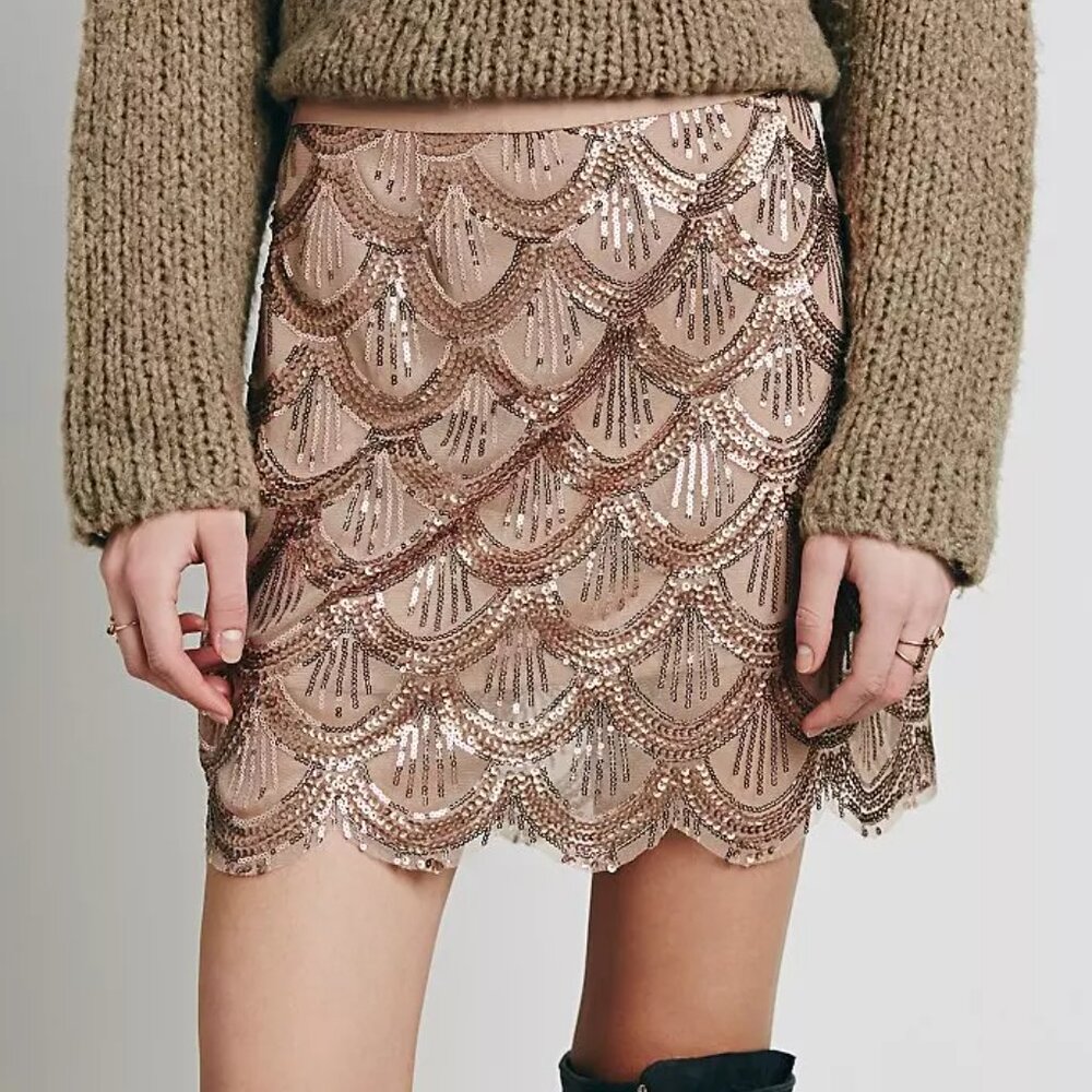 Free People — rose gold scalloped sequin mini skirt - M